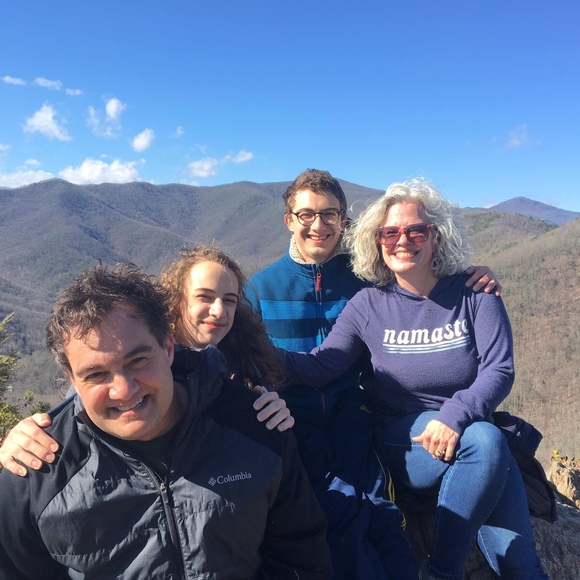 Meet your Posher, Michelle - Picture 1 of 1